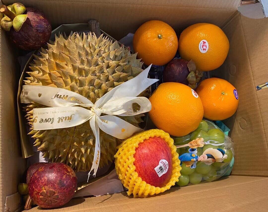 感觉今年中秋送礼和以前不太一样,送水果礼盒的特别多